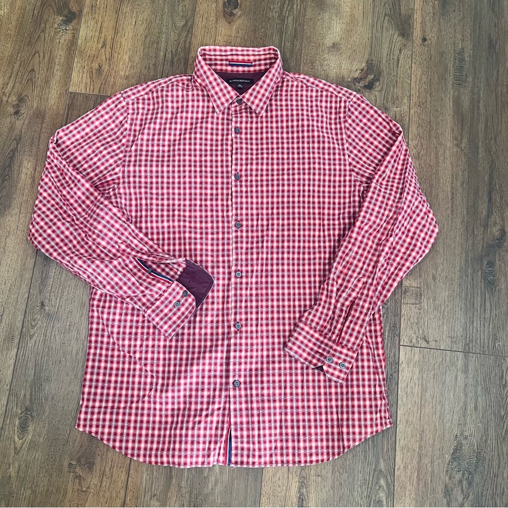 Banana Republic Red and White Checkered Men's Shirt